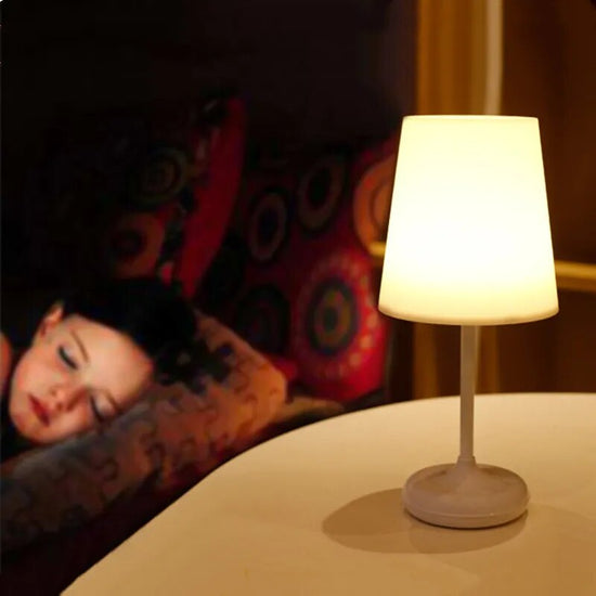 Lampe de chevet Moderne Blanche - lampechevetdesign.com