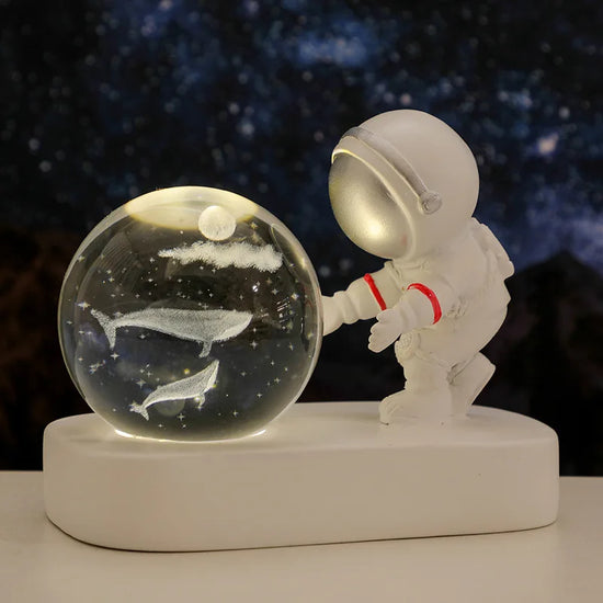 Lampe de chevet Astronaute Boule de Cristal - lampechevetdesign.com
