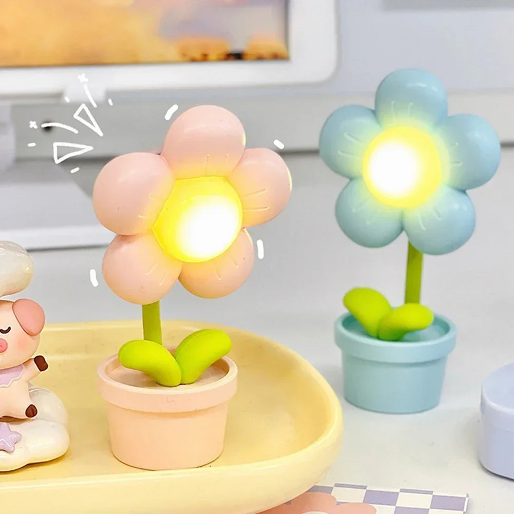 Mini LED Flower Bedside Lamp