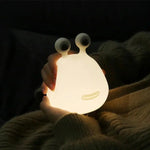 Lampe de chevet Limace Rechargeable en Silicone pour Enfants - lampechevetdesign.com