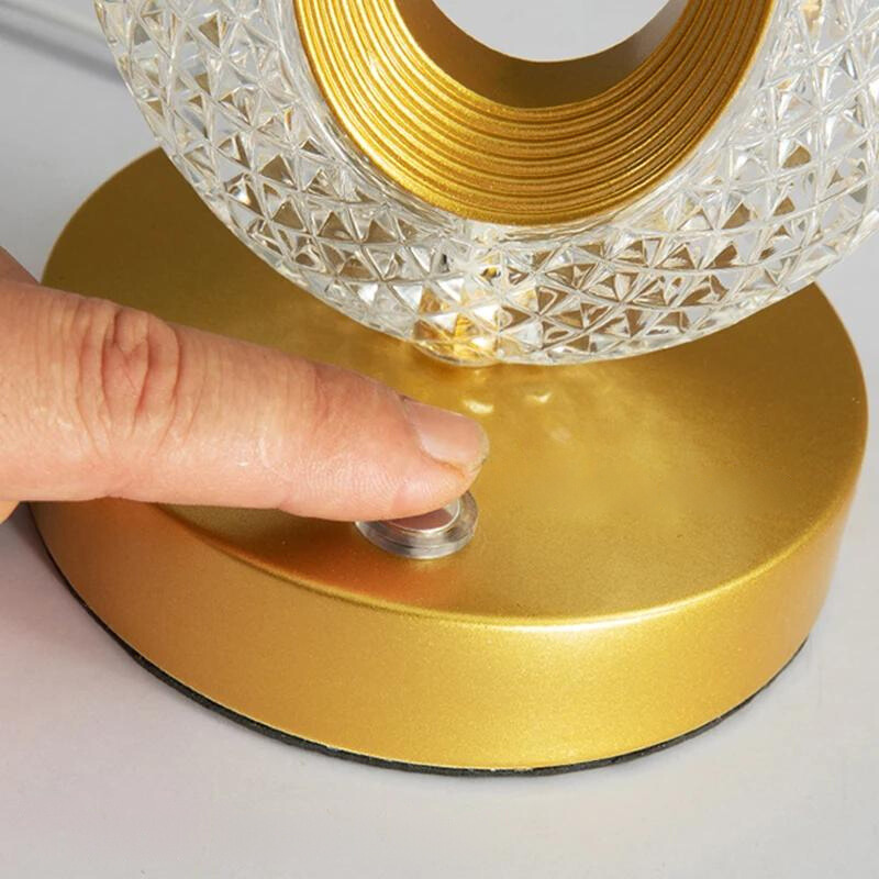 Lampe de chevet Ovale Tactile en Cristal - lampechevetdesign.com