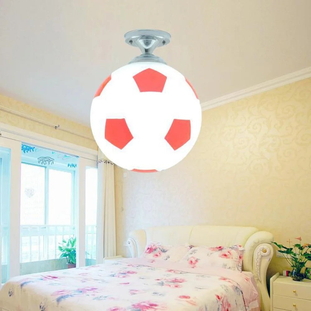 Lampe de chevet Plafonnier Ballon de Football LED pour Enfant - lampechevetdesign.com