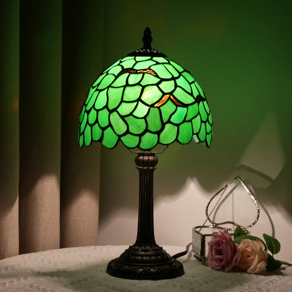 Lampe de chevet Tiffany en Verre Vitrail avec Motif - lampechevetdesign.com