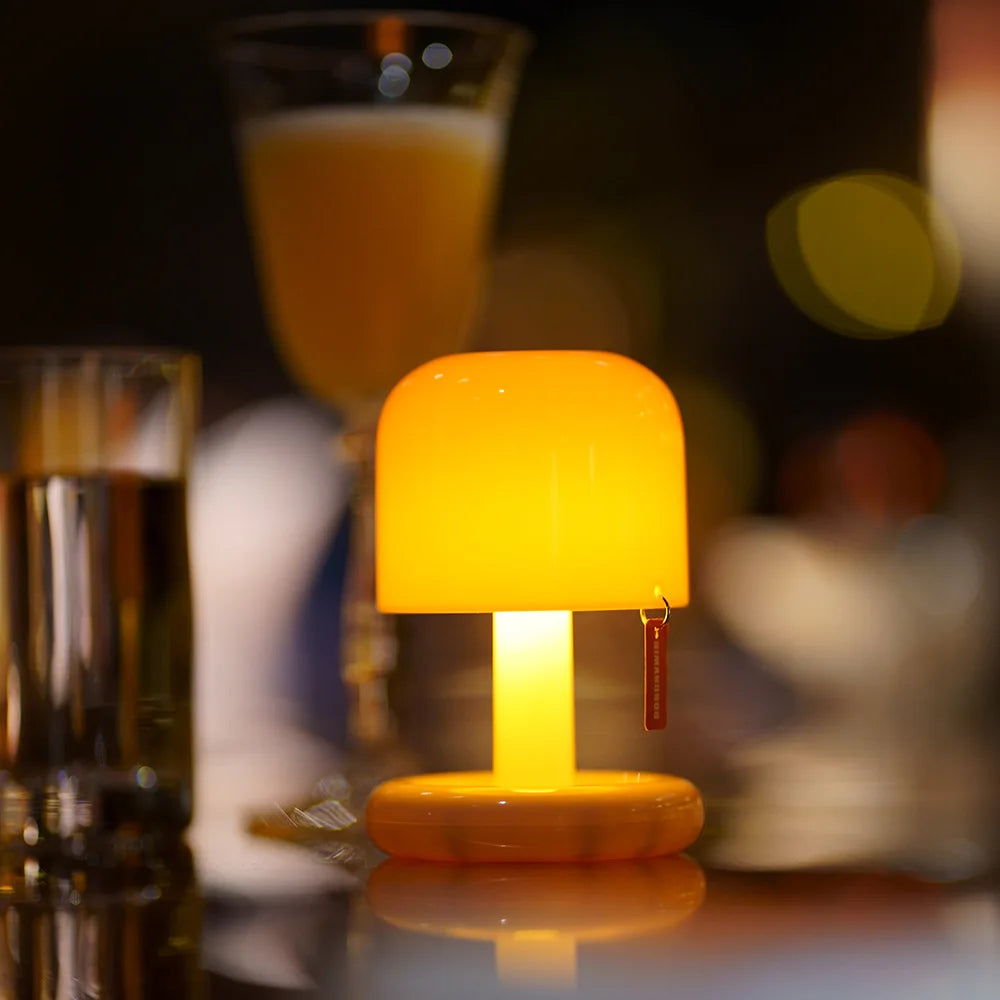 Lampe de chevet Petit Champignon Rechargeable par USB - lampechevetdesign.com