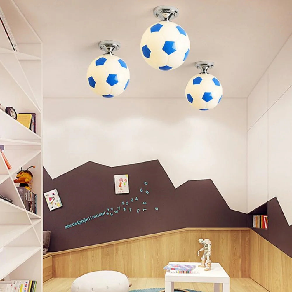 Lampe de chevet Plafonnier Ballon de Football LED pour Enfant - lampechevetdesign.com