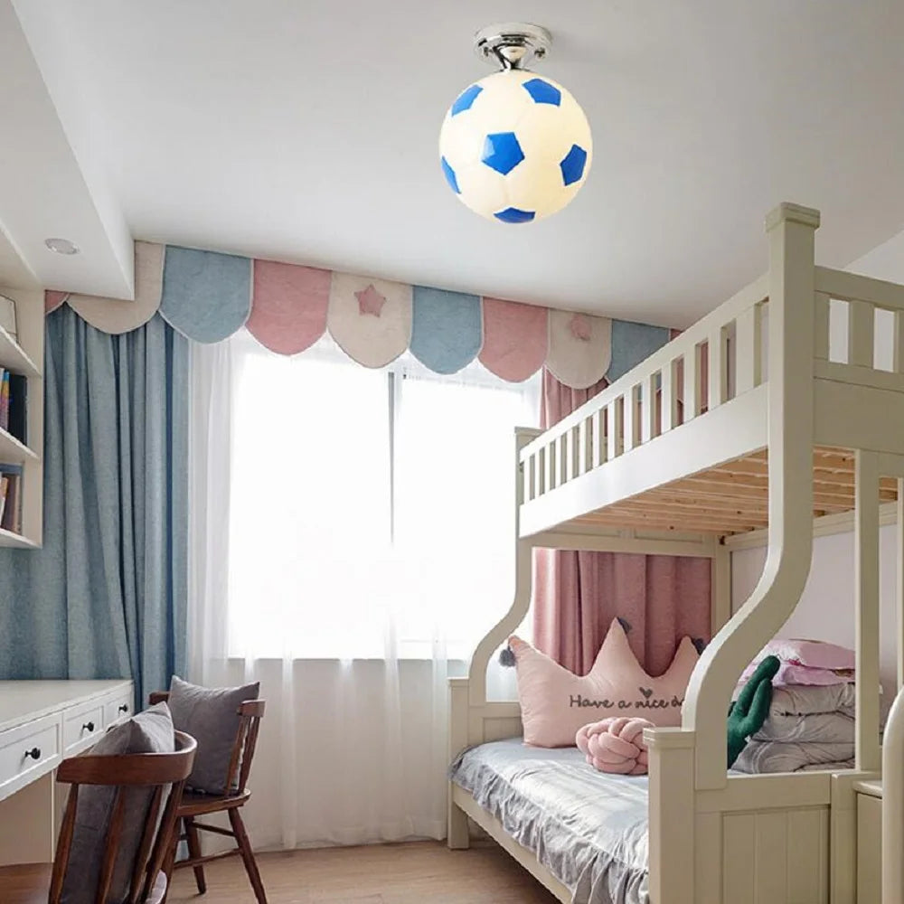 Lampe de chevet Plafonnier Ballon de Football LED pour Enfant - lampechevetdesign.com