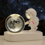 Lampe de chevet Astronaute Boule de Cristal - lampechevetdesign.com