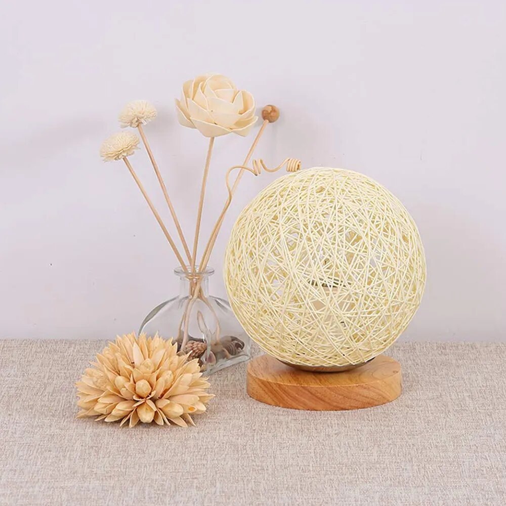 Lampe de chevet Rotin Lune - lampechevetdesign.com