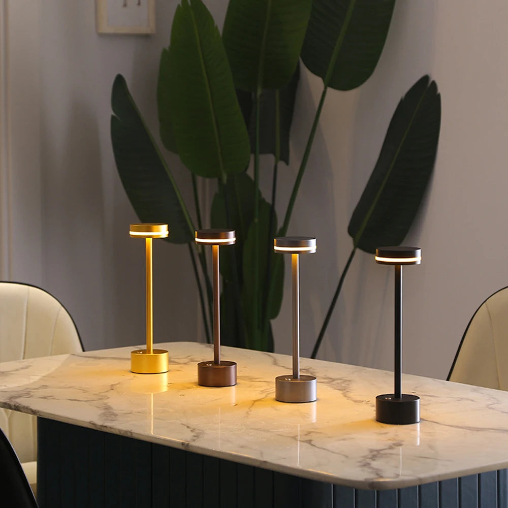 Lampe de chevet LED Rechargeable Moderne Tactile - lampechevetdesign.com