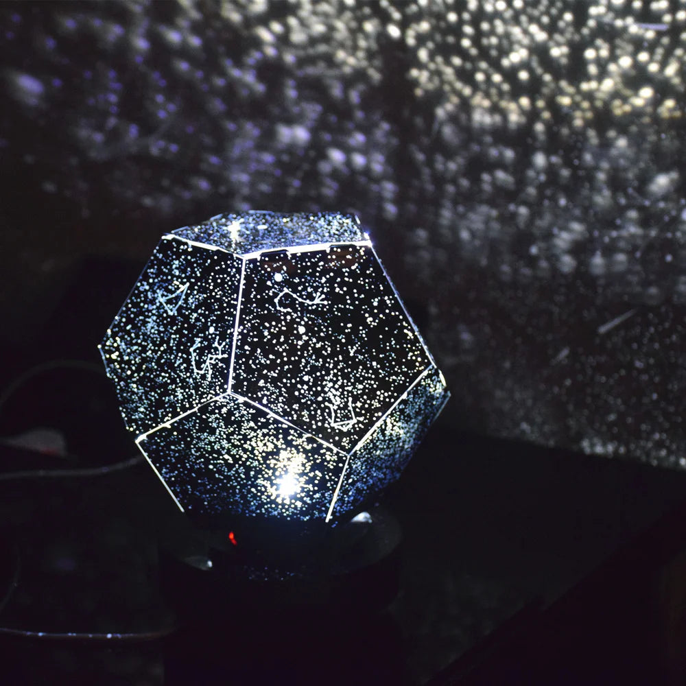 Lampe de chevet projecteur étoilé Galaxy - lampechevetdesign.com