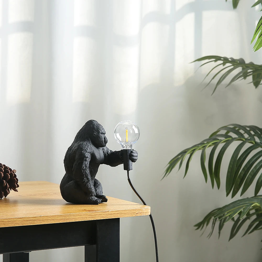 Lampe de Chevet Gorille en Résine - lampechevetdesign.com