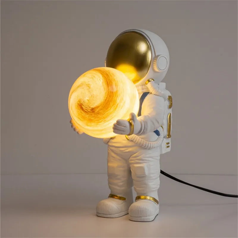 Lampe de chevet LED Astronaute Design - lampechevetdesign.com