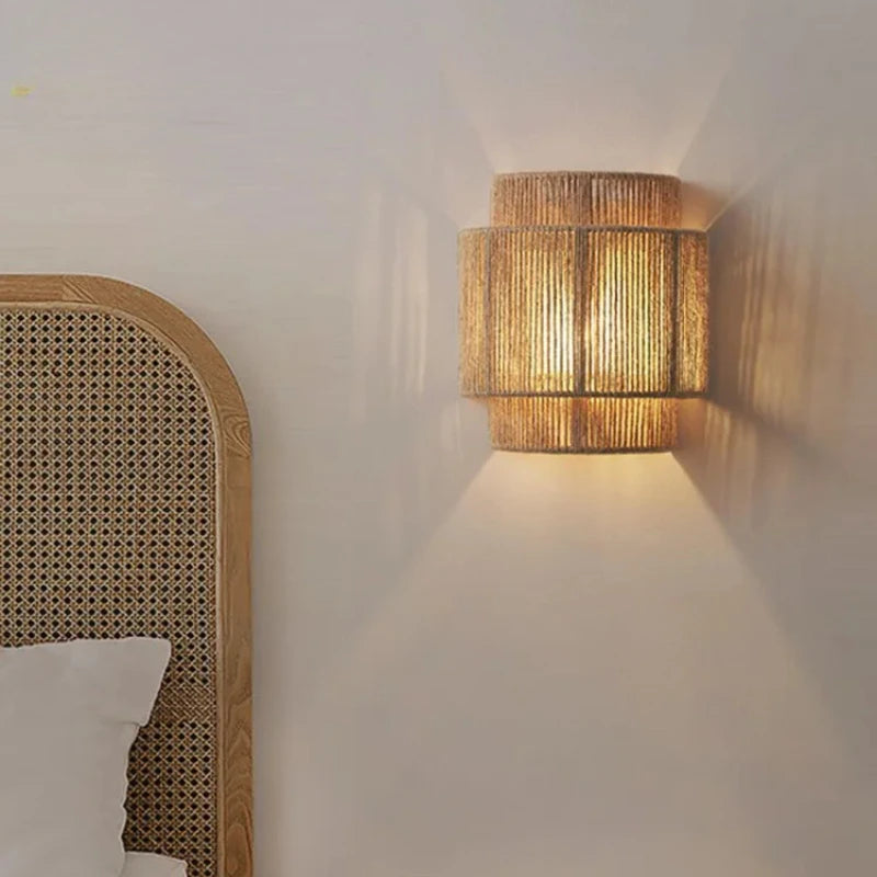 Lampe de chevet Murale Vintage en Rotin Tressé - lampechevetdesign.com
