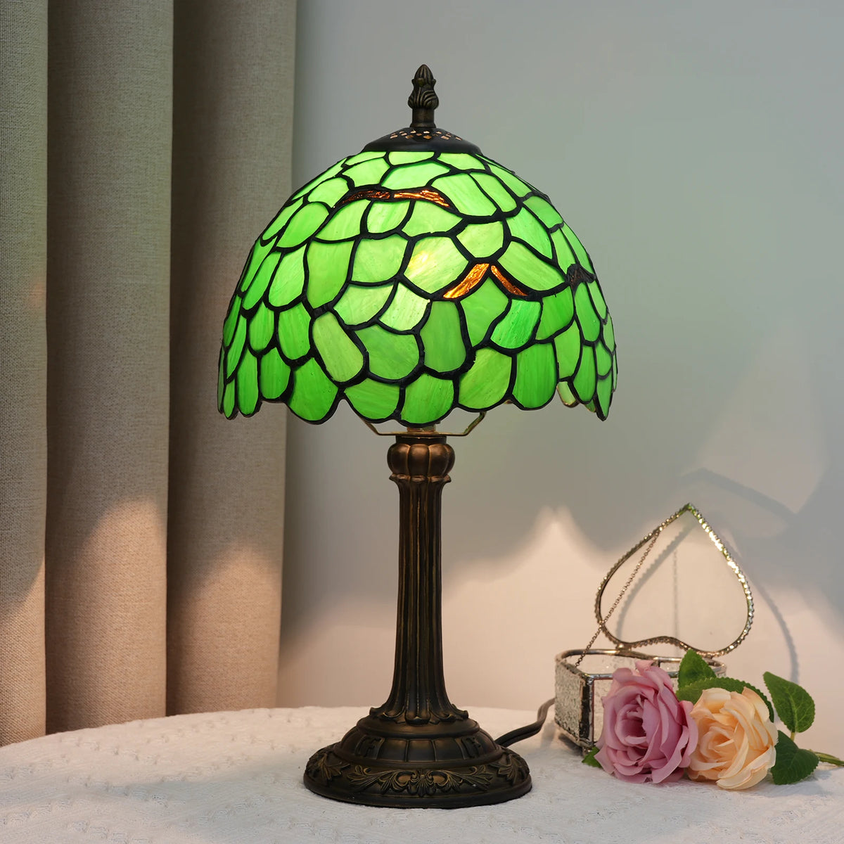 Lampe de chevet Tiffany en Verre Vitrail avec Motif - lampechevetdesign.com