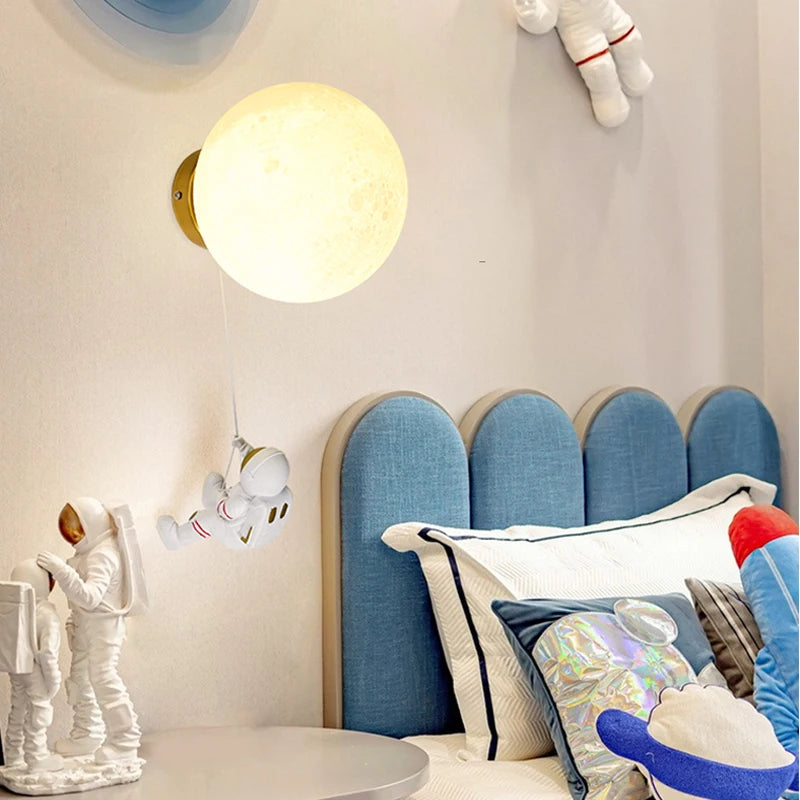 Lampe de chevet Murale Astronaute pour Enfant - lampechevetdesign.com