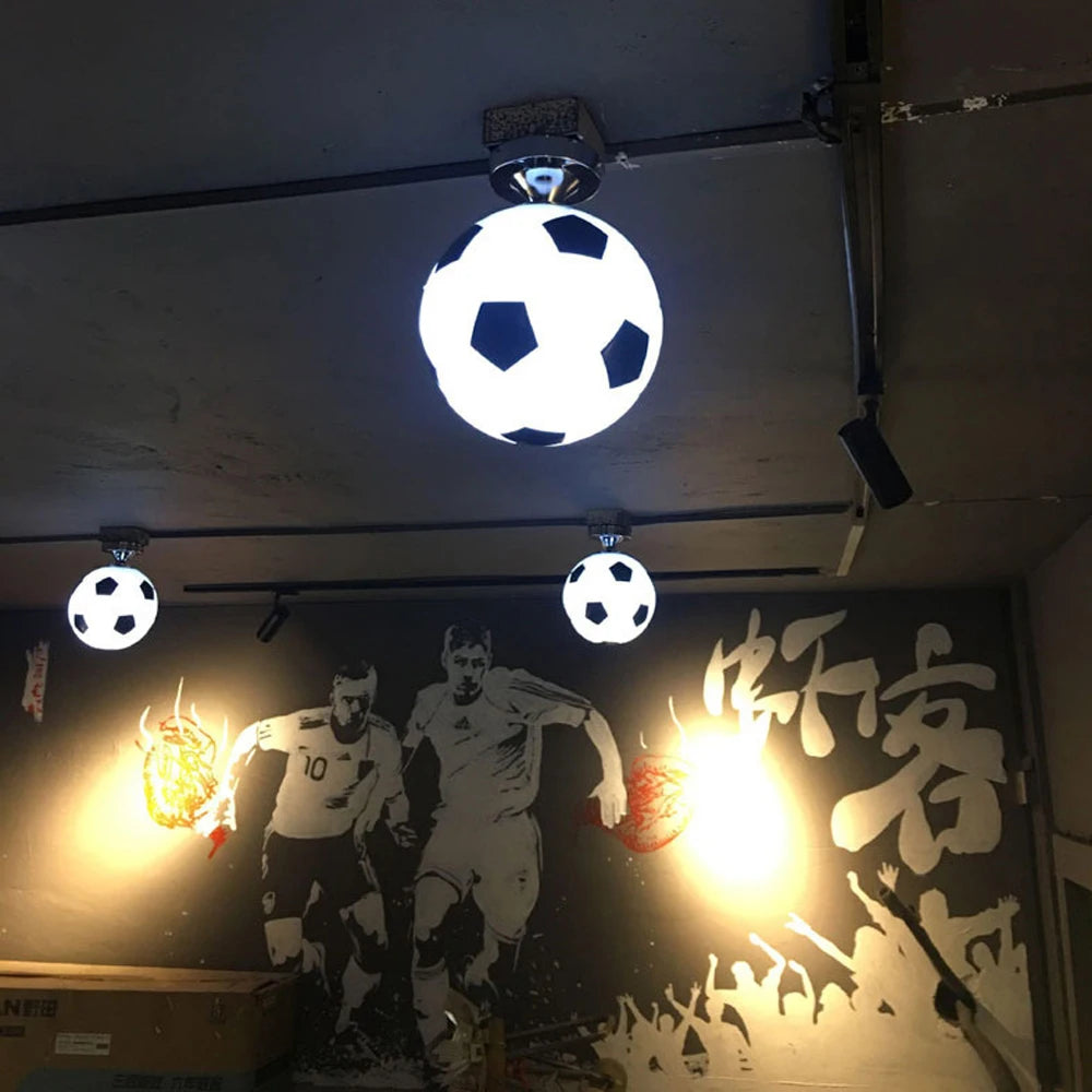 Lampe de chevet Plafonnier Ballon de Football LED pour Enfant - lampechevetdesign.com