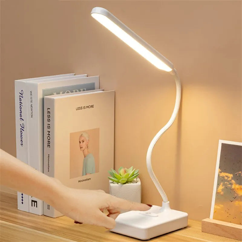 Lampe de bureau Liseuse Tactile Blanche - lampechevetdesign.com