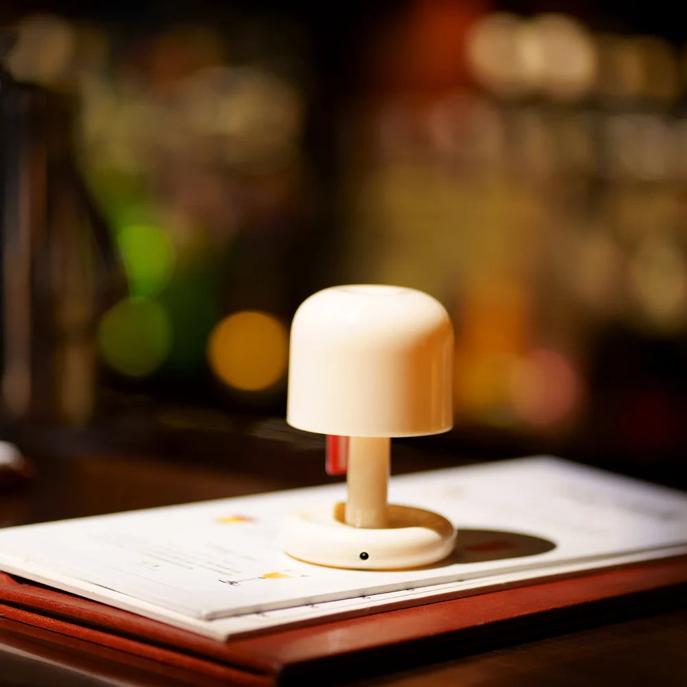 Lampe de chevet Petit Champignon Rechargeable par USB - lampechevetdesign.com