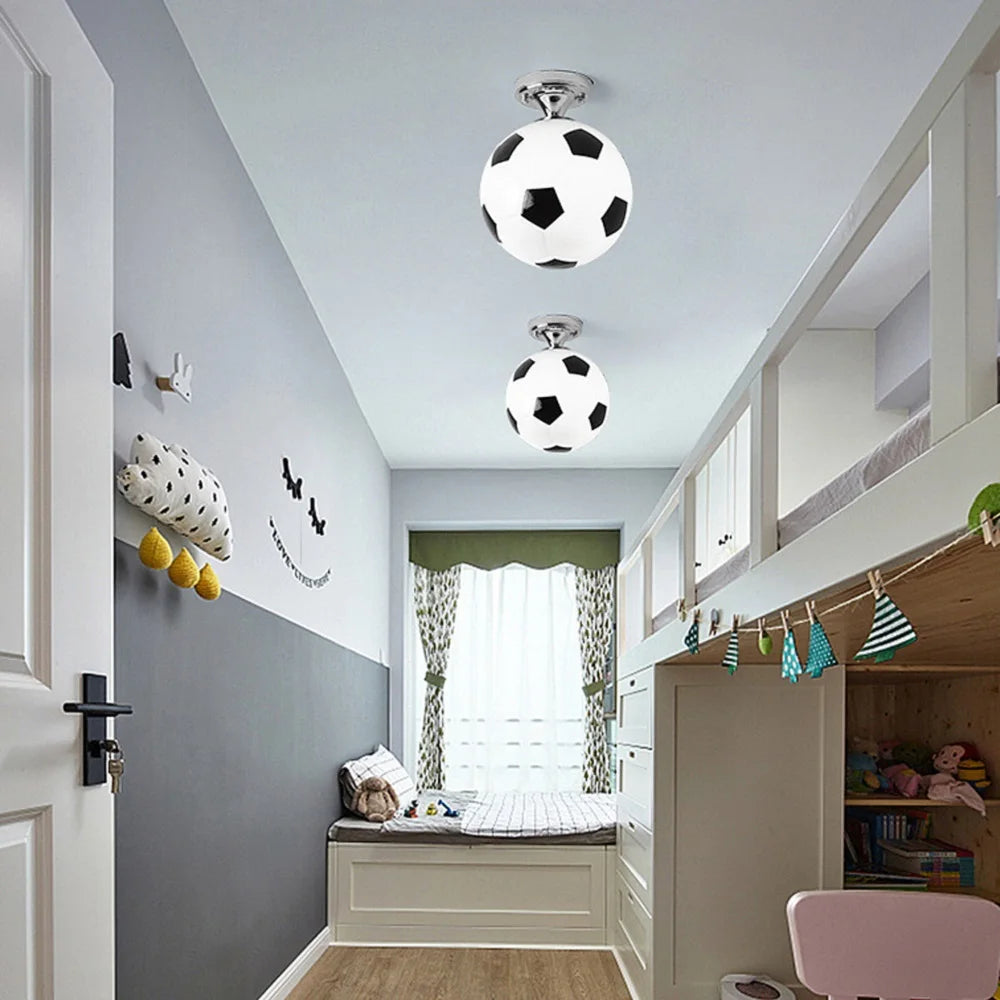 Lampe de chevet Plafonnier Ballon de Football LED pour Enfant - lampechevetdesign.com