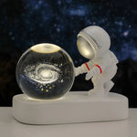 Lampe de chevet Astronaute Boule de Cristal - lampechevetdesign.com