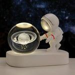 Lampe de chevet Astronaute Boule de Cristal - lampechevetdesign.com