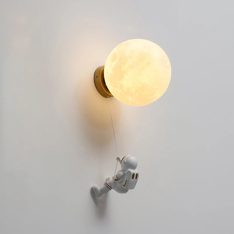 Lampe de chevet Murale Astronaute pour Enfant - lampechevetdesign.com