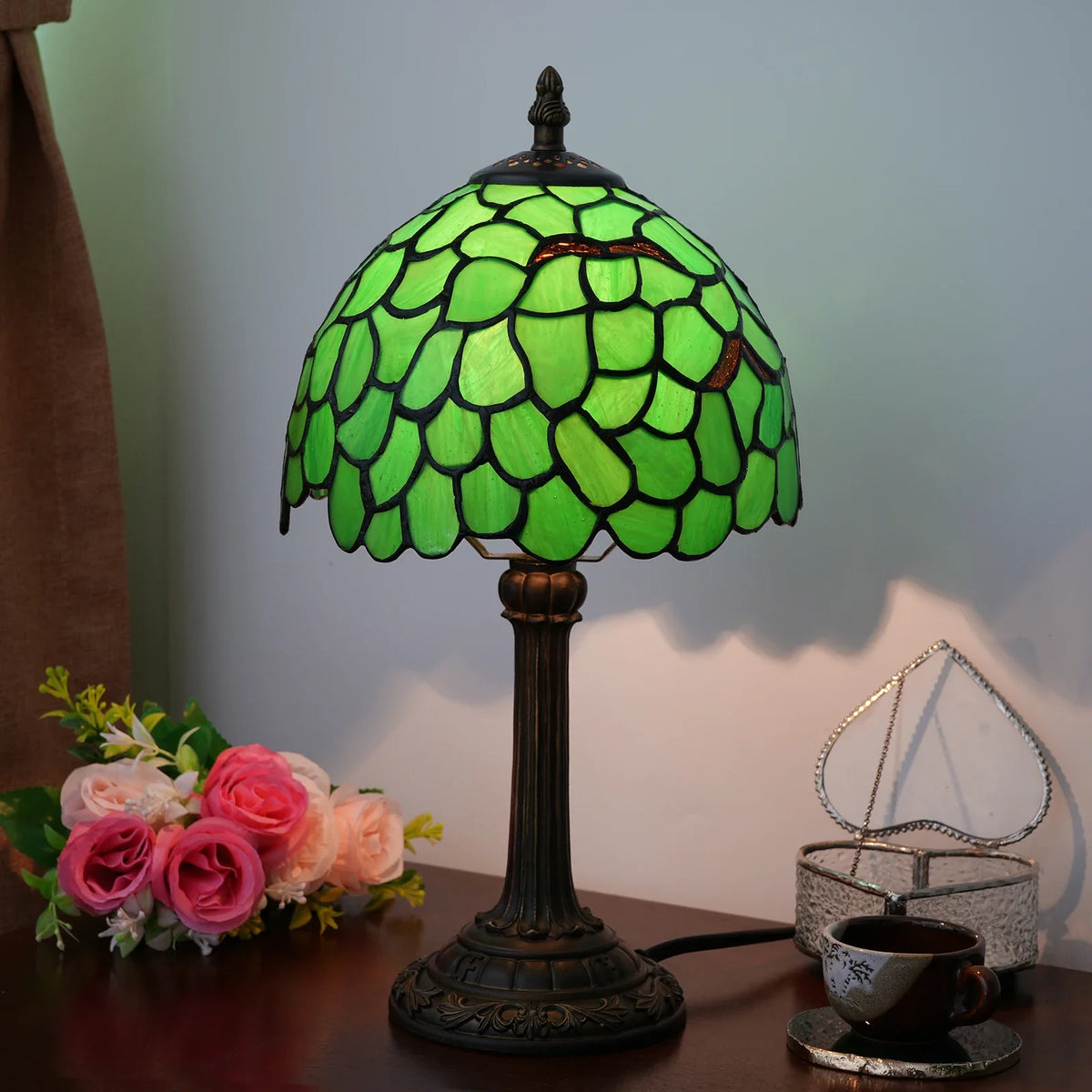 Lampe de chevet Tiffany en Verre Vitrail avec Motif - lampechevetdesign.com