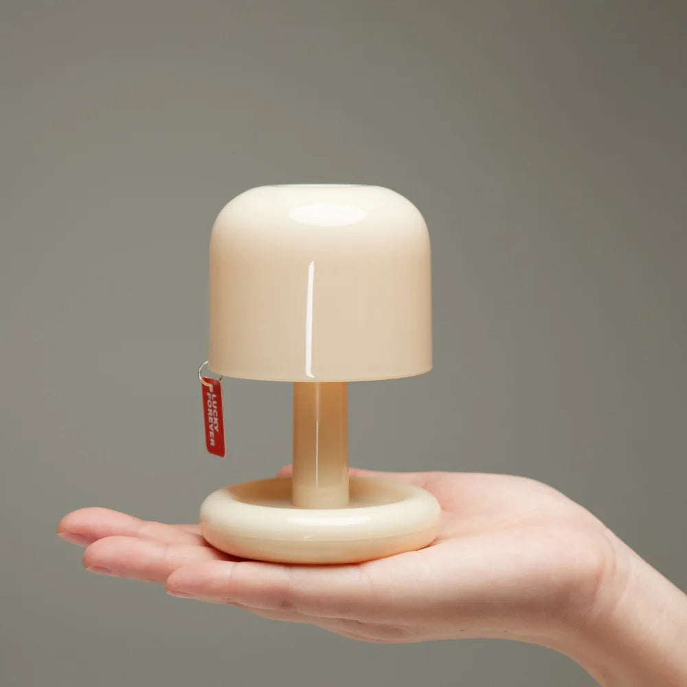 Lampe de chevet Petit Champignon Rechargeable par USB - lampechevetdesign.com
